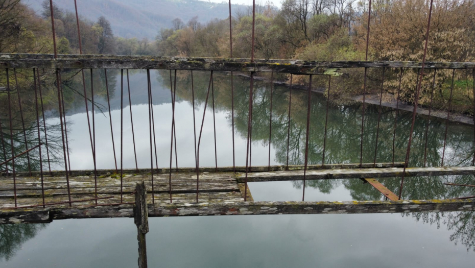PRESUDA ZA PAD VISEĆEG MOSTA U OVČAR BANJI Građevnski inspektor dobio godinu i po dana zatvora