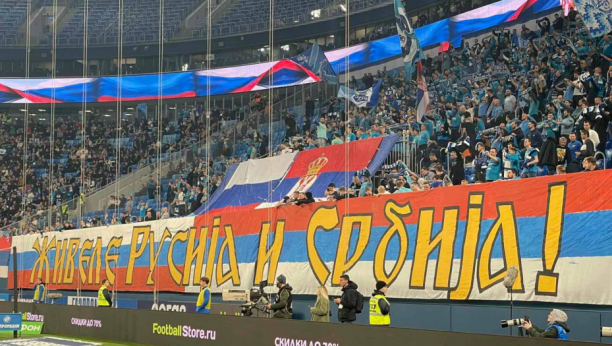 SPEKTAKULARAN DOČEK Rusi razvili zastavu dugu 600 metara pred dolazak Zvezde u Sankt Peterburg (VIDEO)