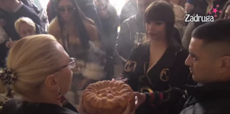 ON JE SEKTAŠ! Bebica šokirao čak i Mariju Kulić: Jesi li nekad obeležavao slavu