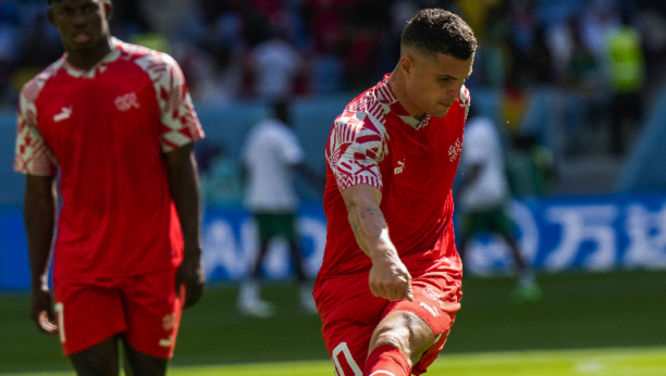 OGLASIO SE DŽAKA I SPOMENUO SRBIJU Pitali ga za zastavu sa Kosovom, njegov odgovor iznenadio sve