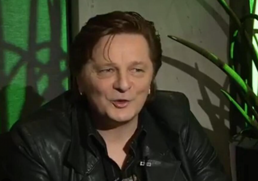 DAVALI JOJ ŠEĆER I VODU KADA JE ČULA CIFRU Daniel Popović zaradio brdo para, za ovu pesmu dobio milion maraka