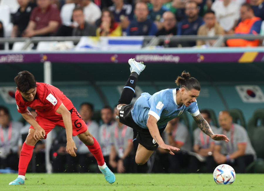 HRABRI KOREJCI IŠČUPALI BOD Južna Koreja odolela favorizovanom Urugvaju na startu Mundijala