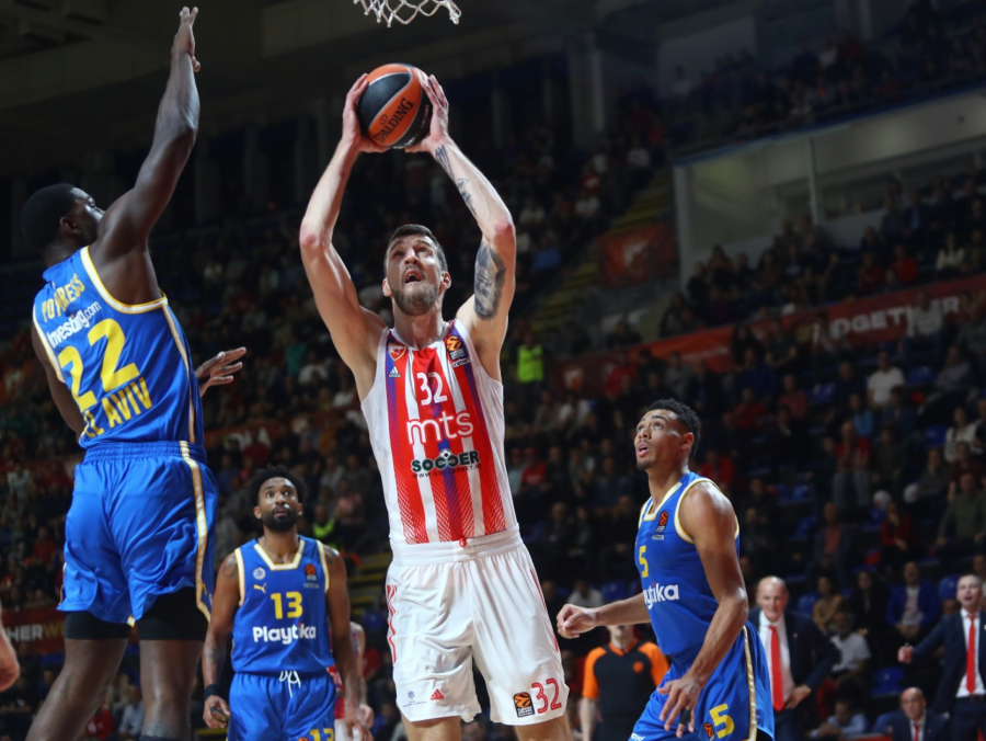 ZVEZDA SRUŠILA I MAKABI Crveno-beli nošeni atmosferom prepunog 