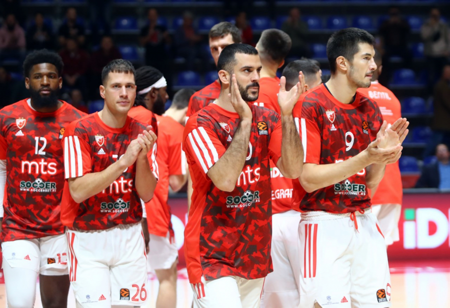 ZVEZDA SRUŠILA I MAKABI Crveno-beli nošeni atmosferom prepunog 