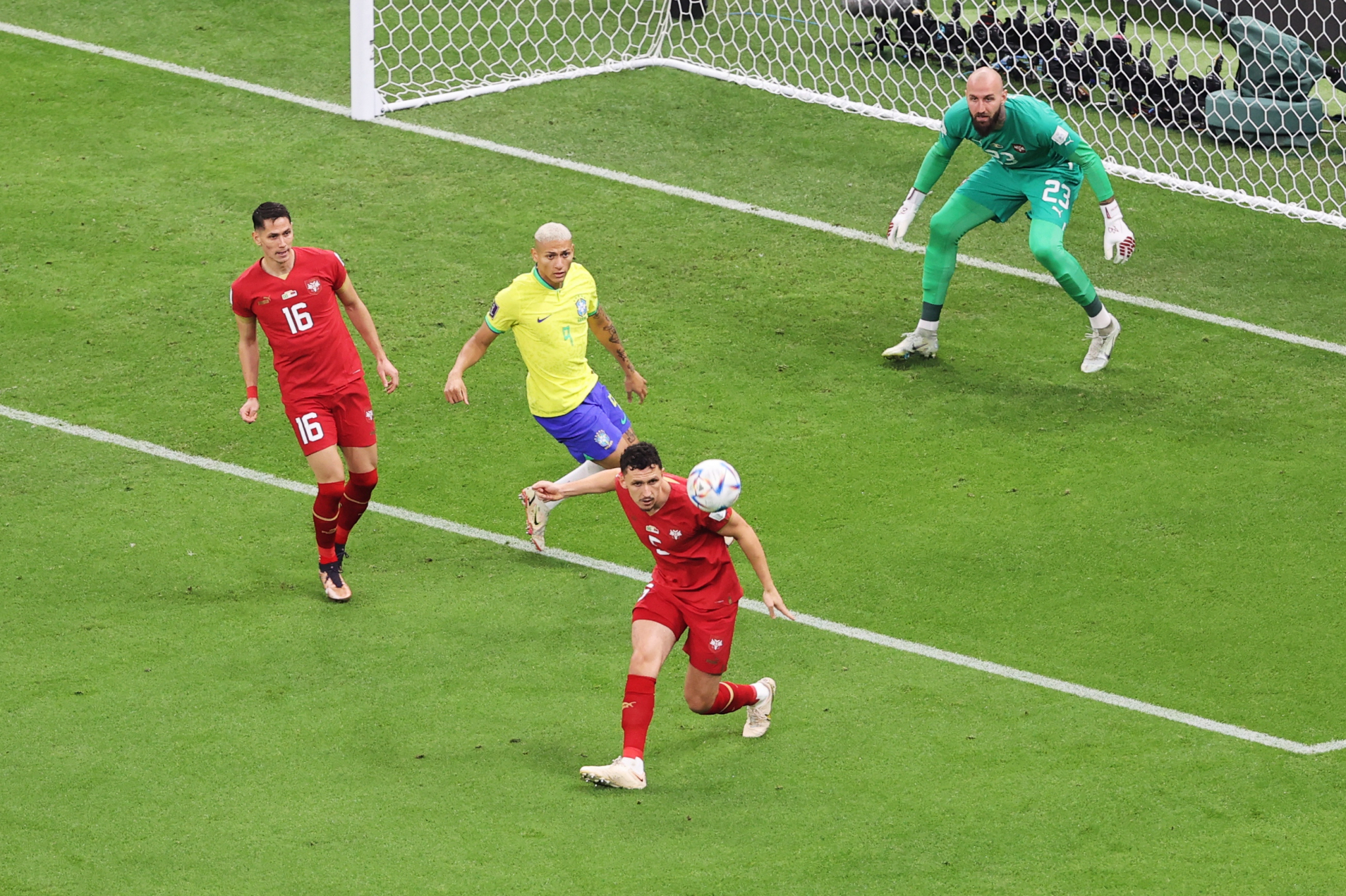 RIŠARLISON SKRESAO KRILA 