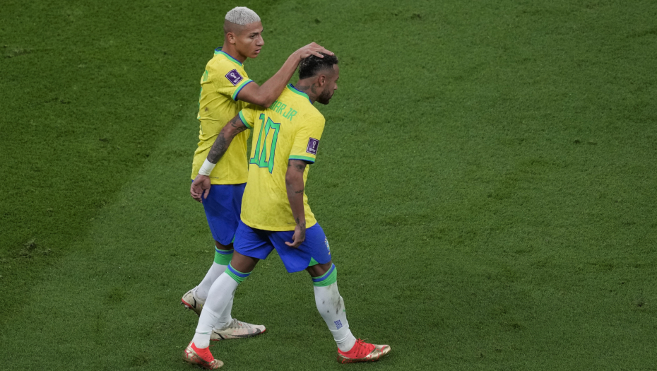 SCENA O KOJOJ SVI PRIČAJU Brazil pobedio, Nejmar plakao pored terena (FOTO)