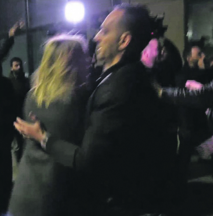 BESNI ALBANCI GAĐALI KURTIJA SRPSKIM TREŠNJAMA Premijer lažne države napadnut jer je pristao na sporazum o registarskim oznakama