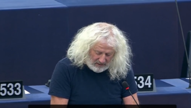 NATO JE KRVAVA TERORISTIČKA GRUPA Govor u Evropskom parlamentu koji je uzdrmao svet (VIDEO)