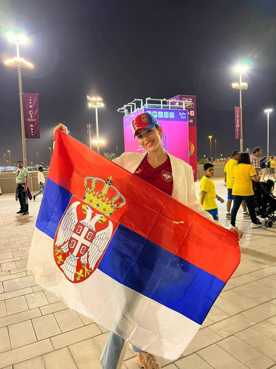 PROŠETALA STAJLING OD 200.000 Anastasija Ražnatović brutalna, samo šešir na njoj košta 970 evra