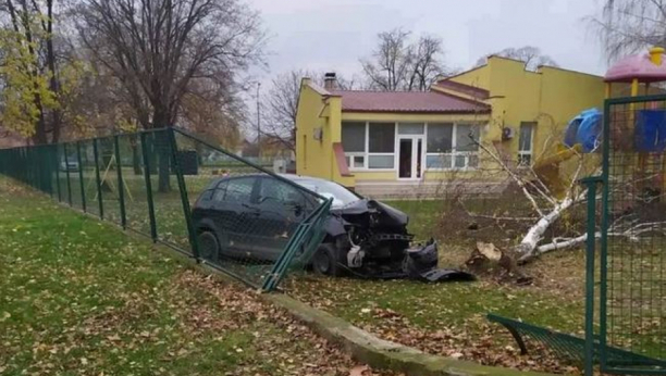 UKRAO AUTOMOBIL, PA SE ZAKUCAO U OGRADU Utvrđeno da je vozač bio pijan