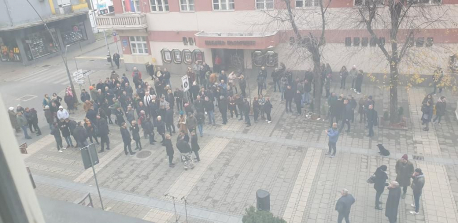 ŠAKA JADA, ZELENOVIĆ SE JEDE OD MUKE Totalni fijasko šabačke opozicije na protestu u Šapcu (FOTO)