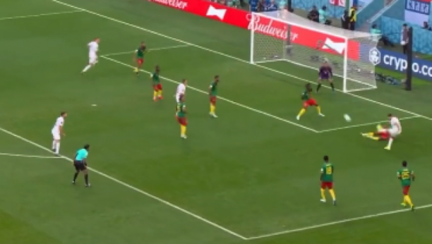 SREĆO, GDE SI? Cela Srbija je uzdahnula, Mitrović pogodio stativu (VIDEO)