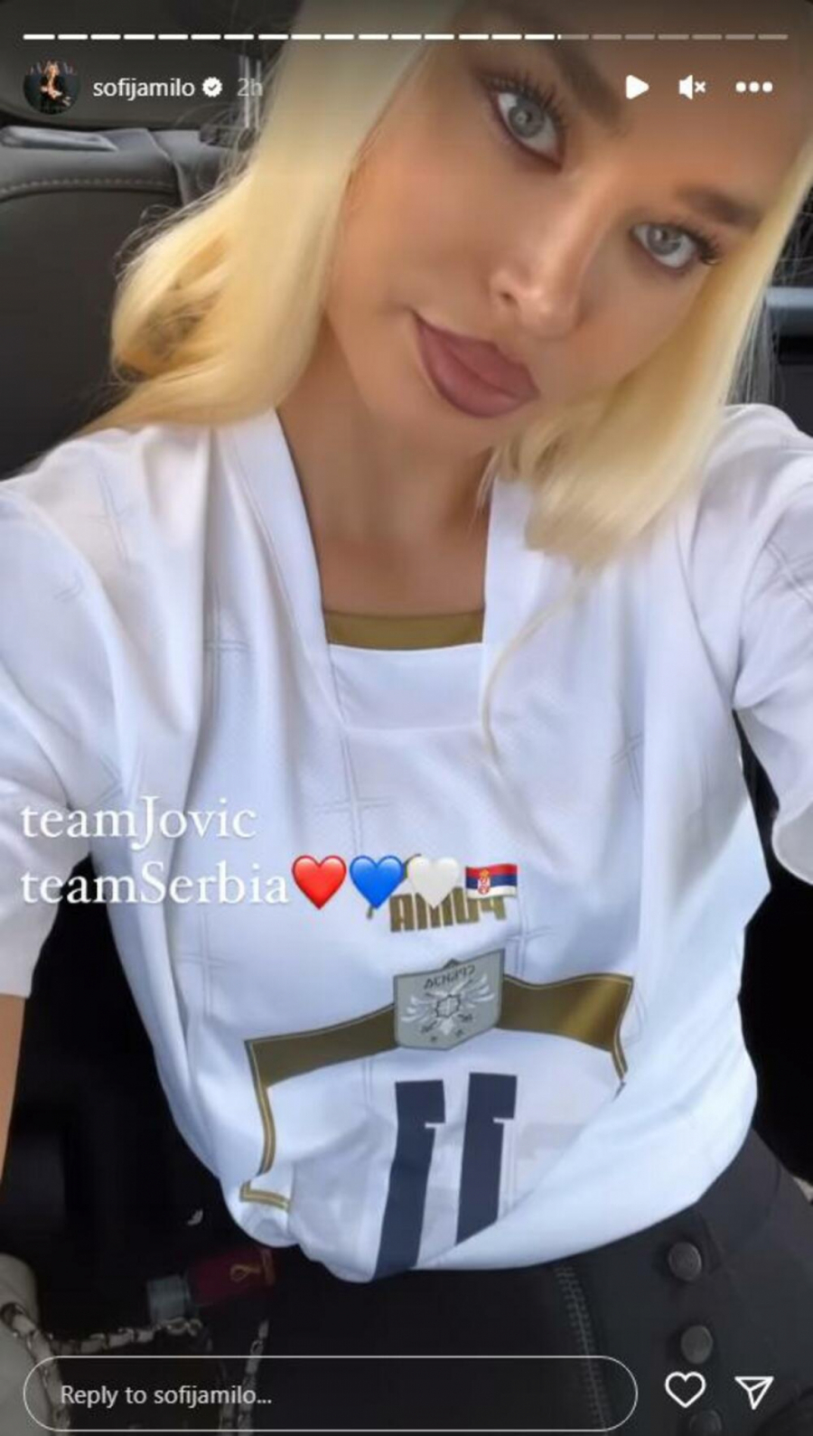 PODIGLA TRI PRSTA Sofija Milošević napravila haos u Katru (FOTO)