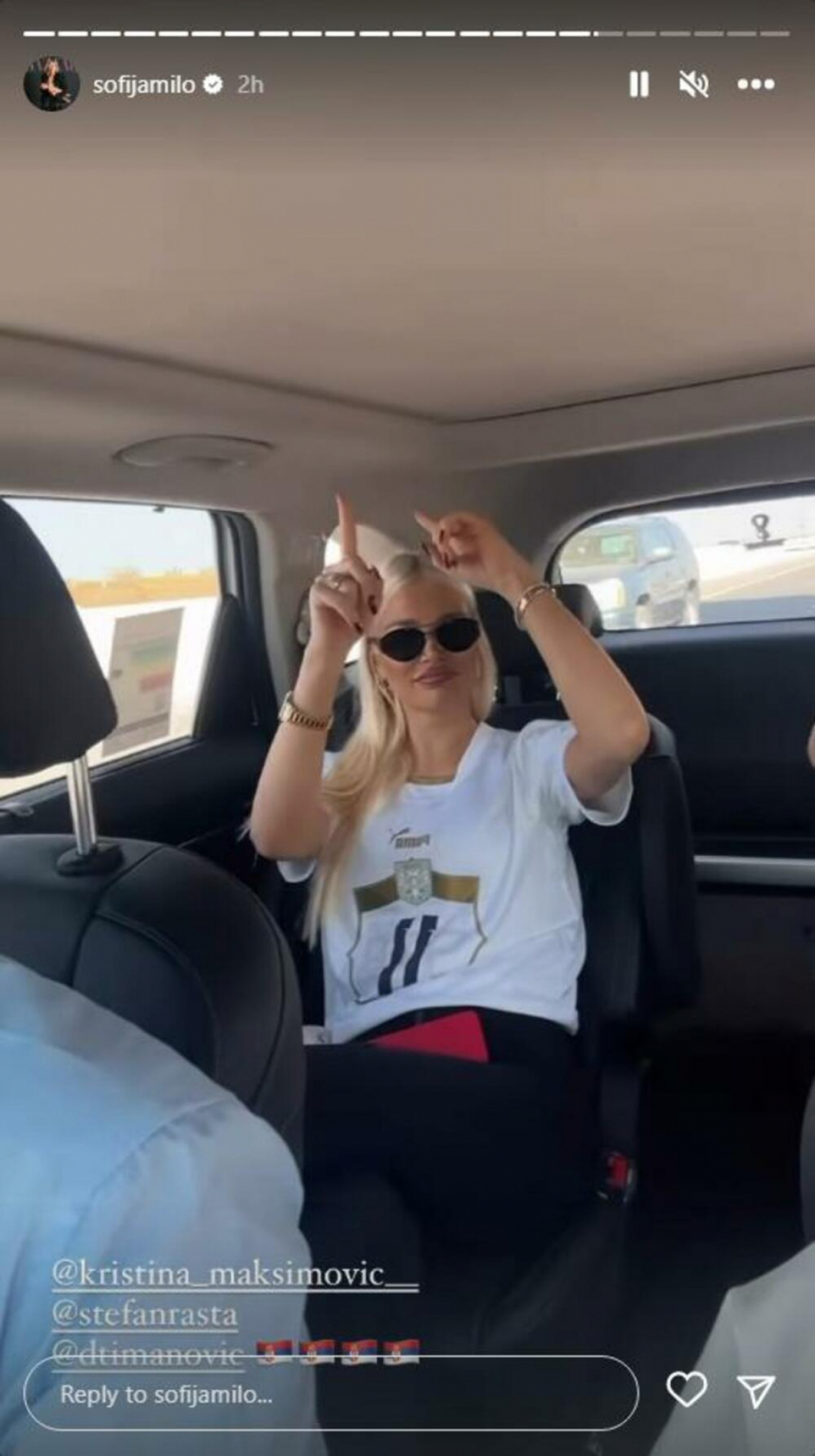 PODIGLA TRI PRSTA Sofija Milošević napravila haos u Katru (FOTO)