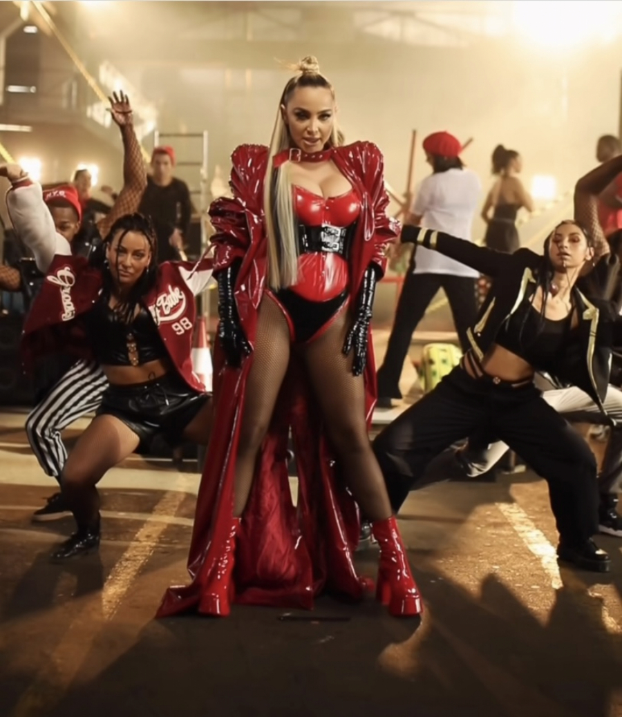 SRAMNO! Albanka čiju je pesmu obradila Maja Berović poručila: SRPKINJI NE BI PRODALI MOJ HIT