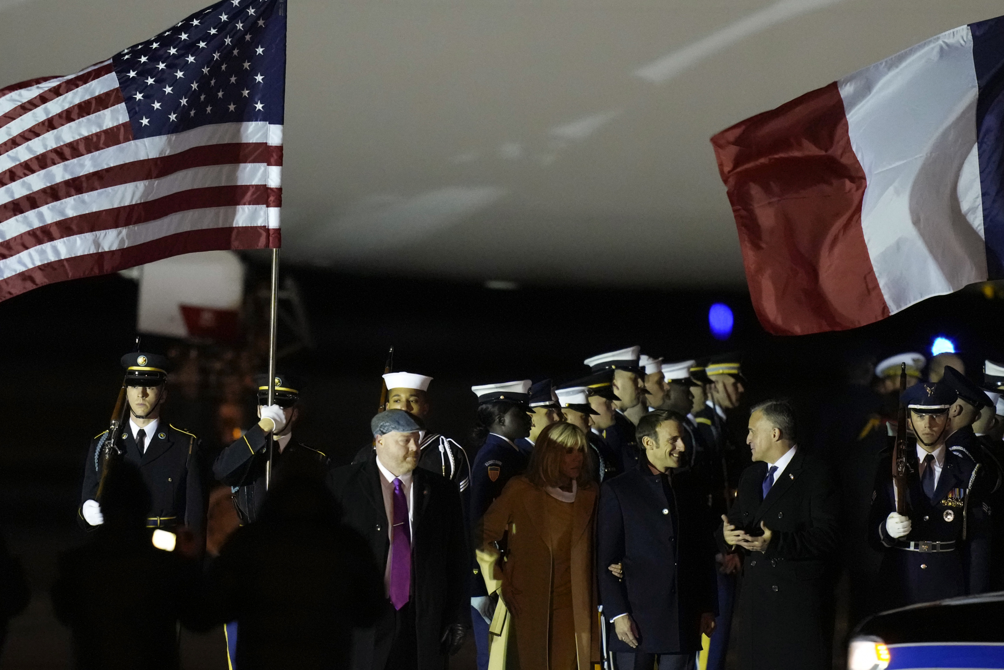 PRIJATELJSTVO PRE EKONOMIJE Predsednik Francuske Makron u zvaničnoj poseti SAD - prvi put od početka Bajdenovog mandata