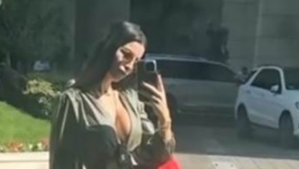 PODRŠKA Lepotica stigla: Ana Rajković sletela u Katar (FOTO)