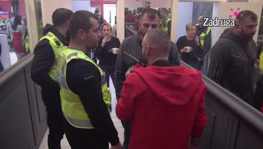 MILJAN I ŠA NA IVICI TUČE, OBEZBEĐENJE HITNO ULETELO: Nikad brutalniji okršaj, psovke i pretnje se ređaju! (FOTO)