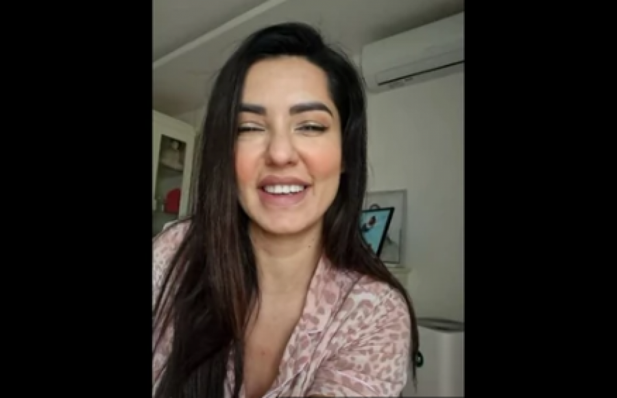 TEŠKO JE UGODITI NARODU Tanja Savić se uključila u emisiji uživo u pidžami (FOTO)