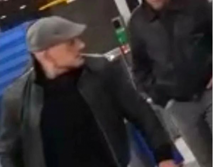 MISTERIOZNI MUŠKARAC NA GROBU LUKINOG BRATA Zapalio sveću  za pokoj duše ubijenom Nikoli Bojoviću, svi se pitaju ko je on! (FOTO/VIDEO)