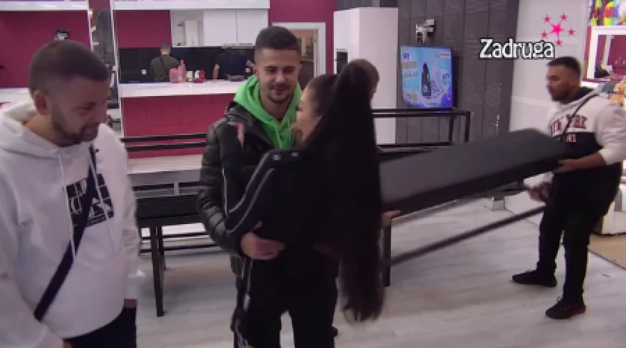 DA LI JE MOGUĆE? Bilal zabranio Maji da se smeje na Careve fore