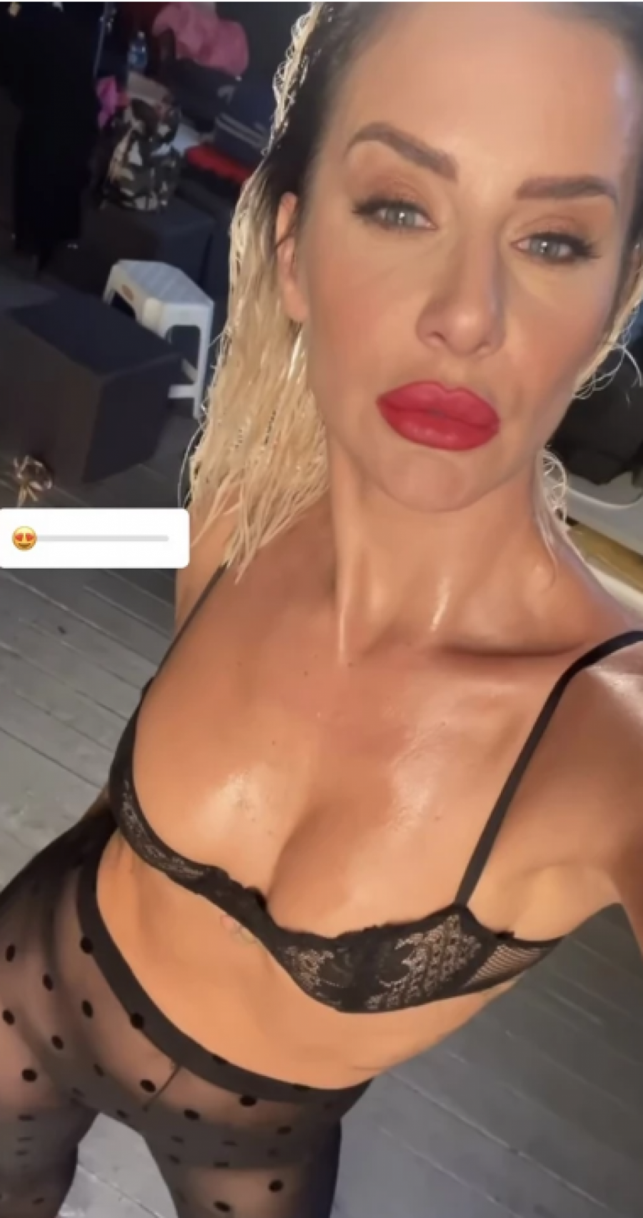 MRZITE ME, JA SIJAM! Šok izdanje Milice Dabović, pozirala bez gaćica (FOTO)