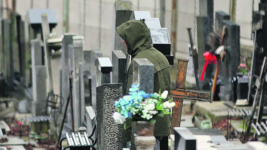 LUKA BOJOVIĆ NA OPREZU Po mraku obišao grobove kuma, oca i brata!