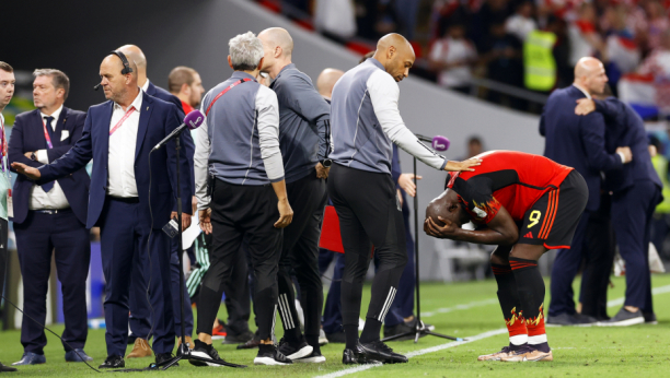 UNAKAZIO SVOJ TIM, PA RAZBIO KLUPU Besni Lukaku poludeo i napravio incident (VIDEO)