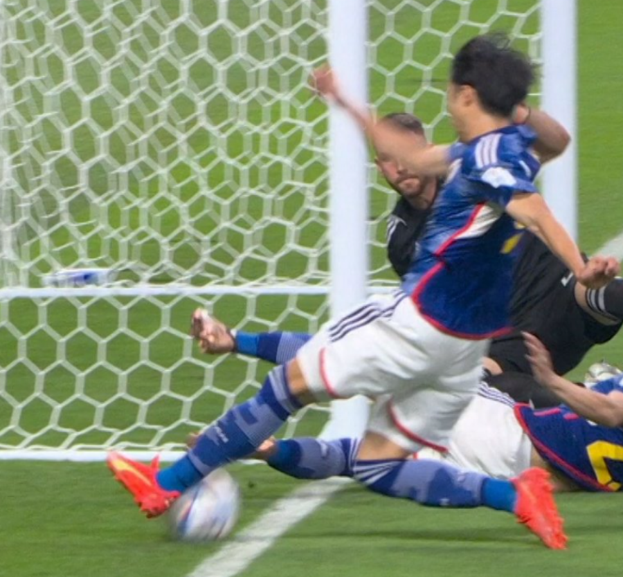 NAJVEĆA KONTROVERZA MUNDIJALA Nemci će poludeti, Japan postigao neregularan gol? (FOTO)