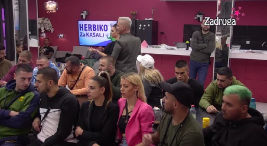 VERUJEM DA SAM MU ASEK**ALNA Maja Marinković ne sumnja u Cara, on joj poručio: Nisi imala se*s sa dečkom od kada sam ušao