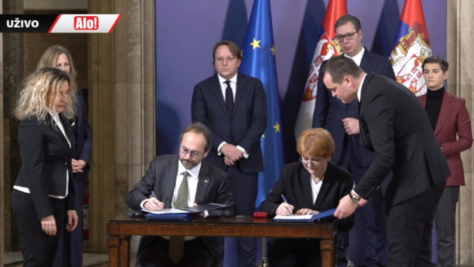 U prisustvu Vučića i Varhejija potpisano TRI sporazuma