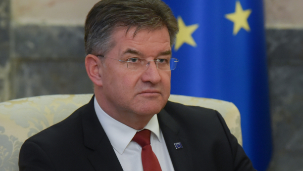 Lajčak: Priština će sutra saopštiti odluka o zabrani dinara na KiM