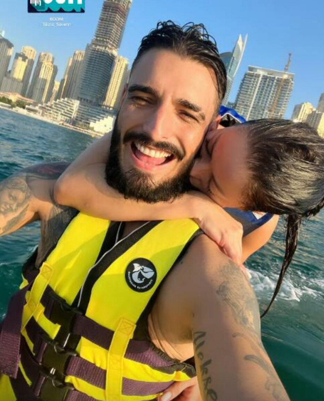 DARKO LAZIĆ I NJEGOVA DEVOJKA NE MOGU DA SE OBUZDAJU NA BAZENU: Skinuli se i krenuli u akciju, zabeležene ŠOK SCENE! (FOTO)