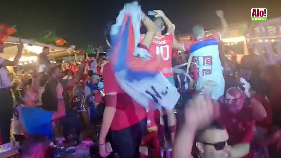 SVE ĆE DA GORI Evo kakva je atmosfera pred meč Srbije, naši navijači u trasnu (VIDEO)