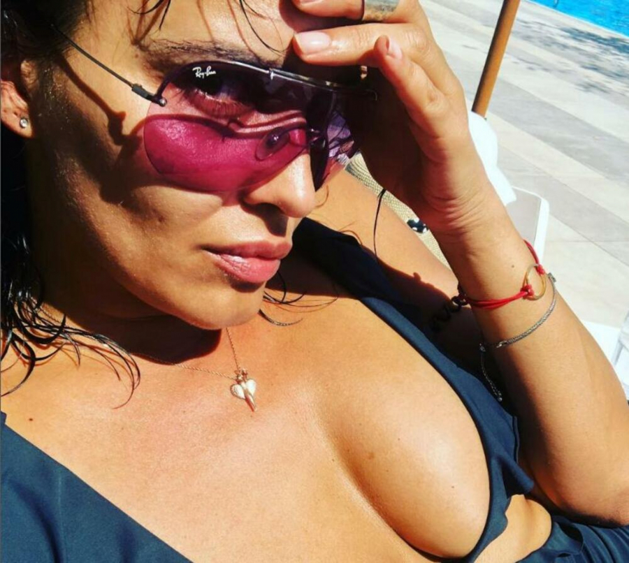 ŽENE SU SANJALE DA IMAJU GRUDI KAO ONA: Bila je najlepša voditeljka, a evo kako danas izgleda Rada Radenović! (FOTO)