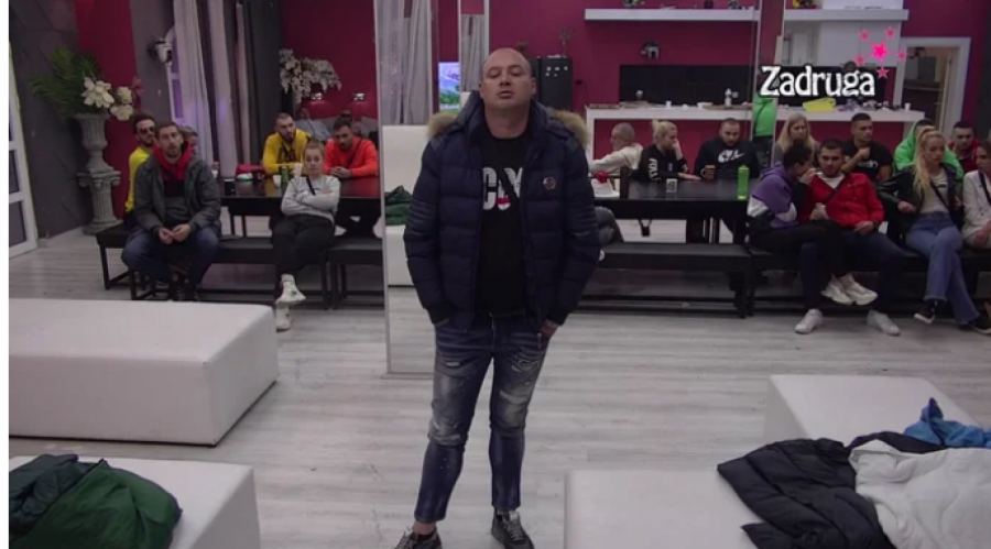 NISAM PLAĆAO ALIMENTACIJU SINU JER SAM BIO U ZATVORU Bojan Simić progovorio o novcu, pa se obrušio na bivšu ženu: Ivana je ljubomorna kao pseto!