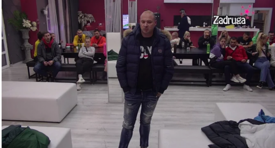 NISAM PLAĆAO ALIMENTACIJU SINU JER SAM BIO U ZATVORU Bojan Simić progovorio o novcu, pa se obrušio na bivšu ženu: Ivana je ljubomorna kao pseto!