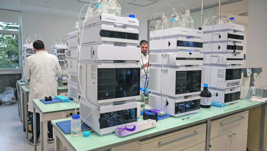 HEMOFARM Konstantno u potrazi za savremenom terapijom koja omogućava efikasno lečenje: NAUKA I KREATIVNOST u službi zdravlja