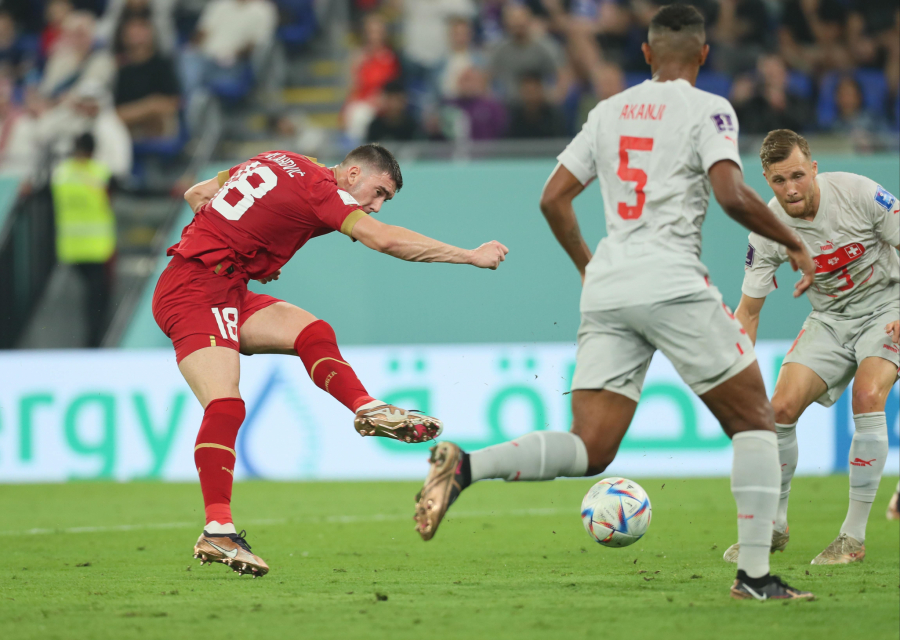 ŠTA JE SA VLAHOVIĆEM? Italijani zabrinuti zbog Srbina, niko ne zna kada će opet na teren