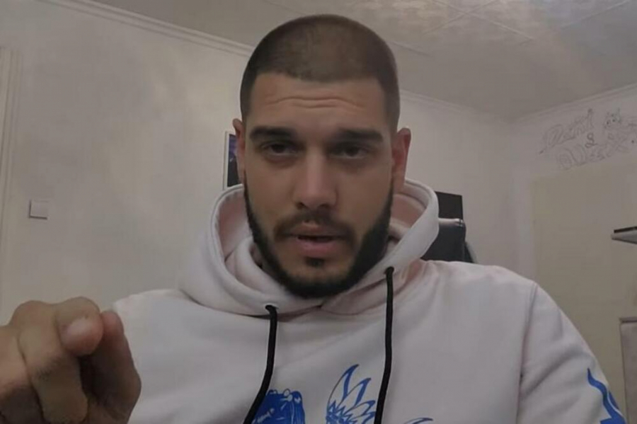 POGLEDAJTE KAKO DEJAN JAVNO OSTAVLJA ALEKSANDRU: 