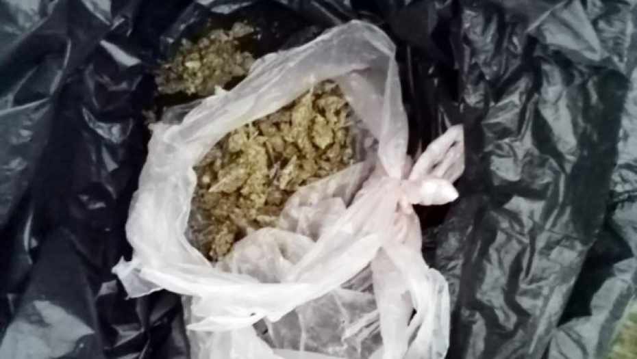 UHAPŠEN DILER Pretresom kuće u Aranđelovcu pronađeni marihuana i amfetamin