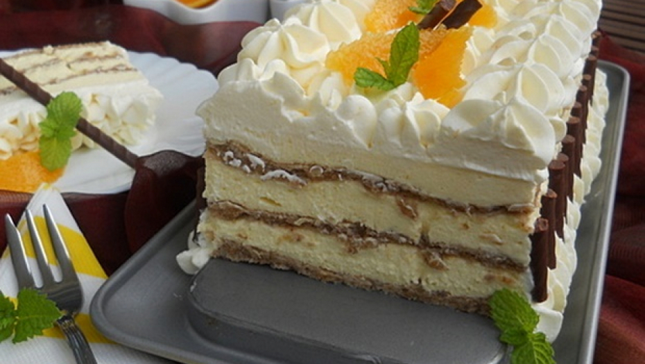 NJENO VISOČANSTVO KRALJICA UKUSA Bogata torta sa lešnikom i orahom, vrhunska slast