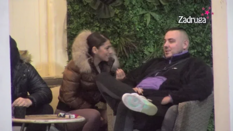 TEODORA BILANOVIĆ BRUTALNO OPLELA PO ZADRUGARKI: 