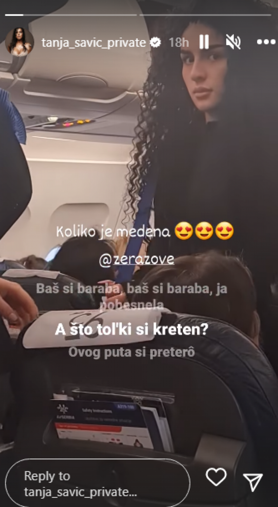 ODMAH UZELA TELEFON DA JE SNIMI Tanja Savić potpuno zbunila mladu koleginicu (VIDEO)