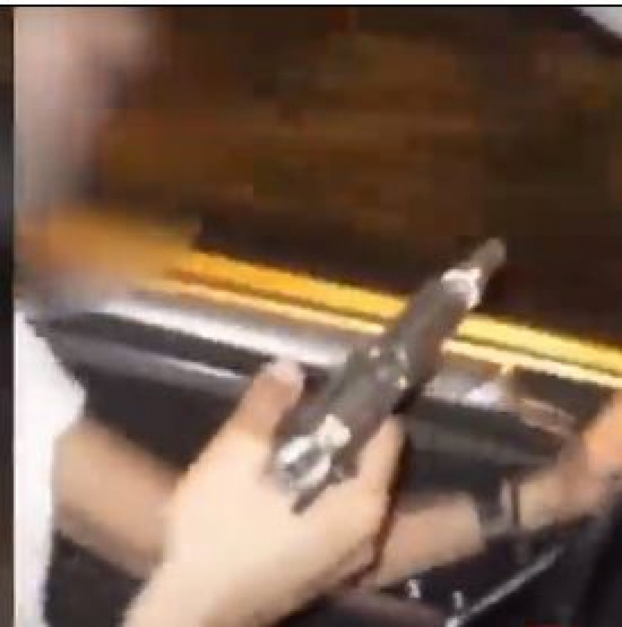 UZNEMIRUJUĆE PONAŠANJE BIVŠEG MOMKA RIJALITI UČESNICE: Šamarao zadrugarku, pa pucao na prolaznike, JEZIVO! (VIDEO)