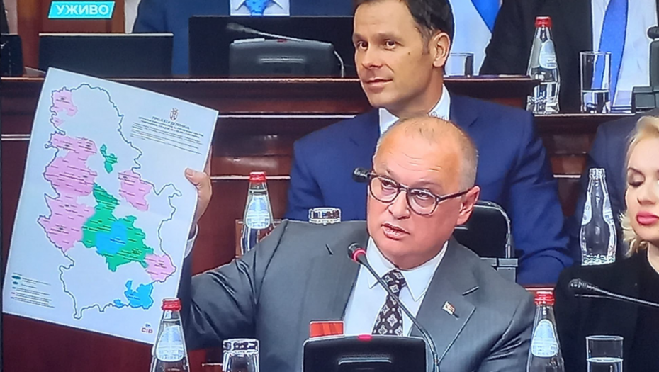 VESIĆ RAZVALIO OPOZICIJU U SKUPŠTINI! "Politika opozicije vređanje, baš ih briga za razvoj Srbije"