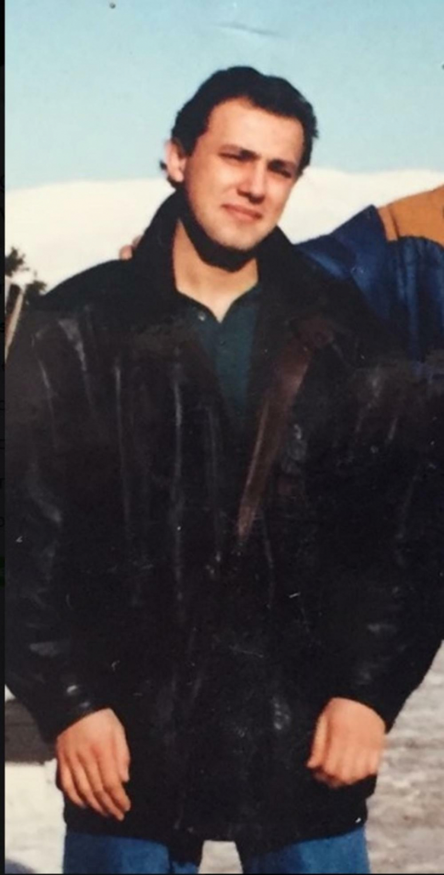 NJEGOVA PORODICA OBELEŽENA JE SKANDALIMA, ON HARAO U KRIMINALU: Raspala mu se porodica, žena ga javno urnisala, evo kako danas izgleda! (FOTO)