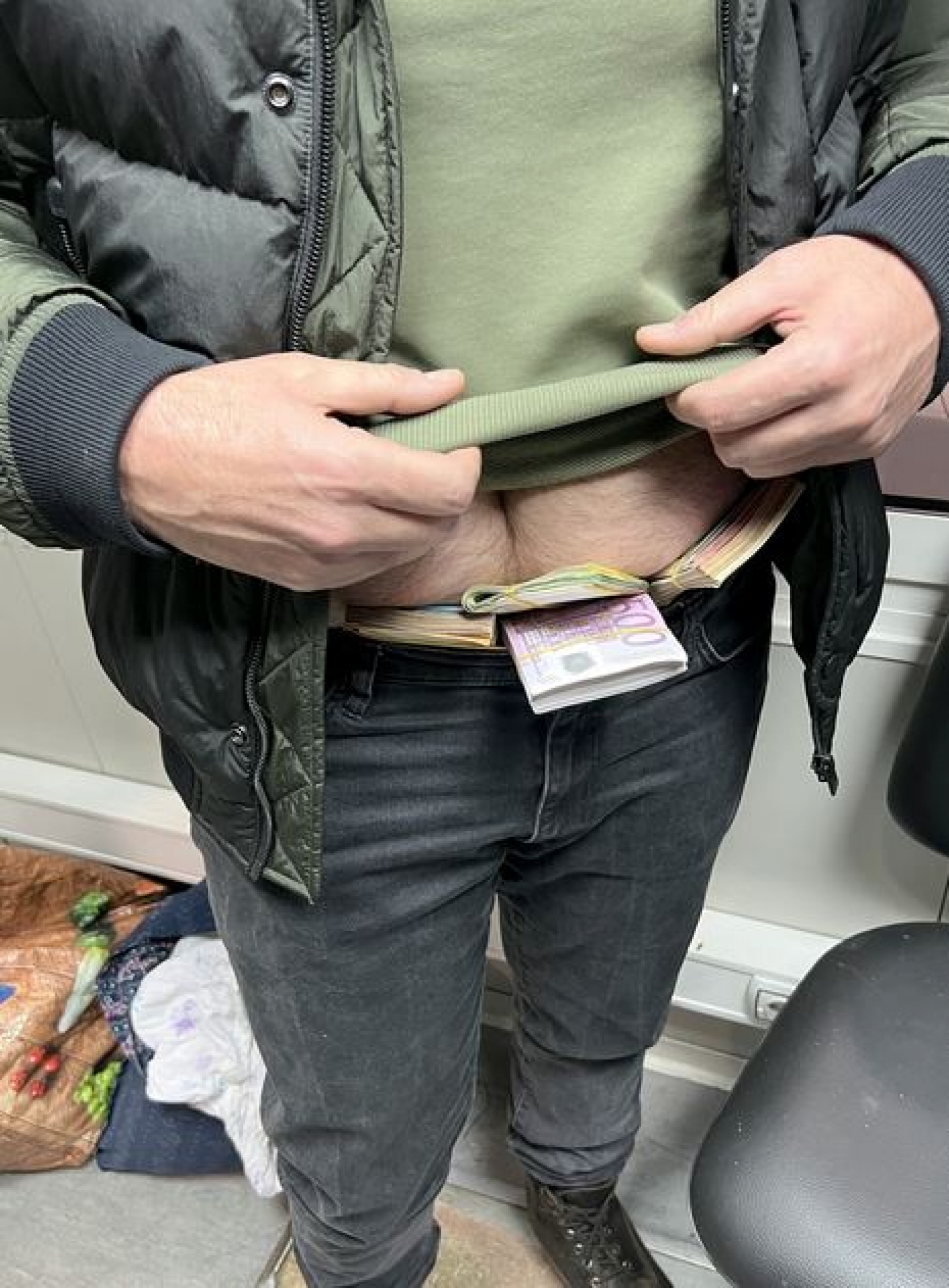 ZAPLENA NA HORGOŠU Krio za pojasom čak 84.000 evra!