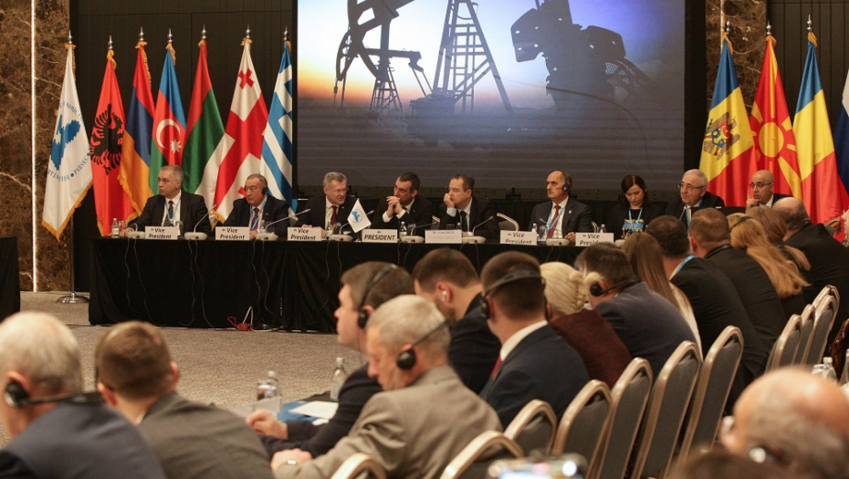 PROČITANA VUČIĆEVA PORUKA "Dužnost nam je da jačamo međusobne veze"