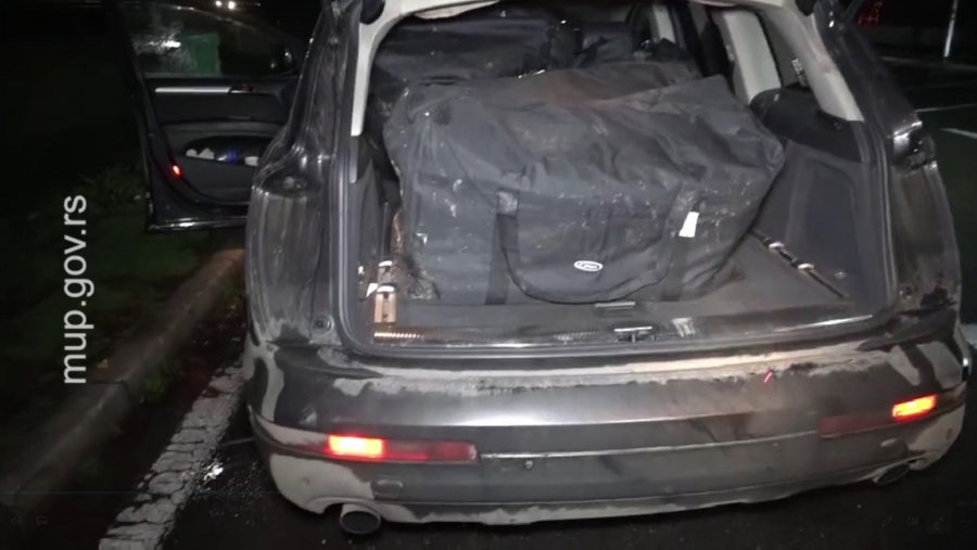 UHAPŠENA PAKLENA TROJKA KOD SMEDEREVA U automobilu krili čak 120 kilograma marihuane!